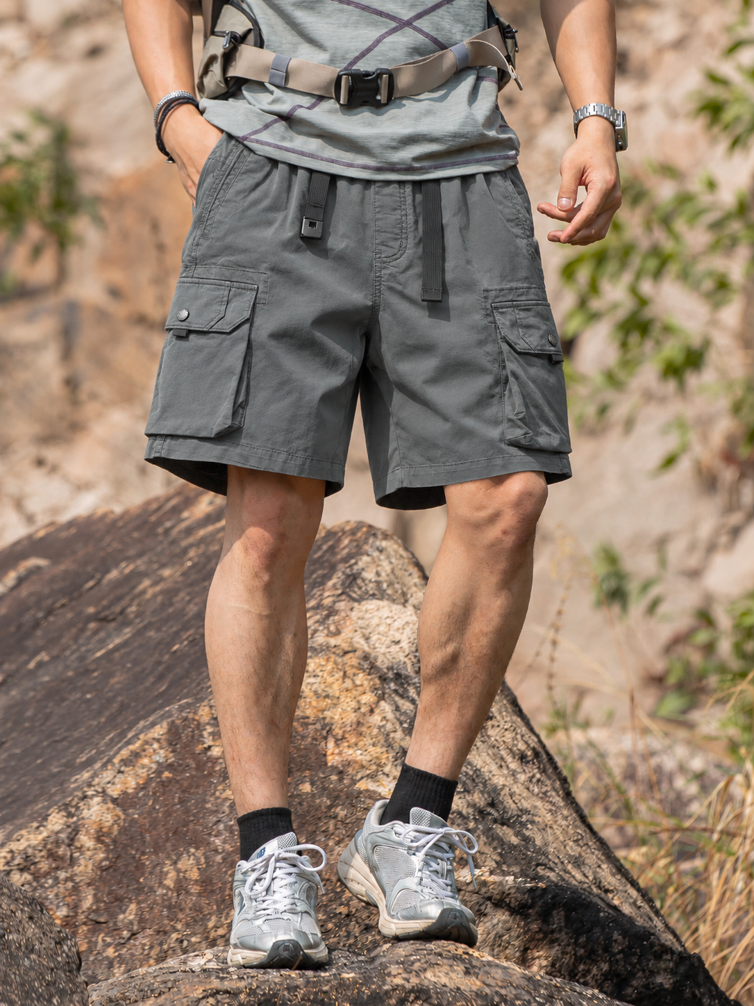 Men's Casual Belted Cargo Shorts with Multi-Pocket Design — Men's Casual Belted Cargo Shorts with Multi-Pocket Design